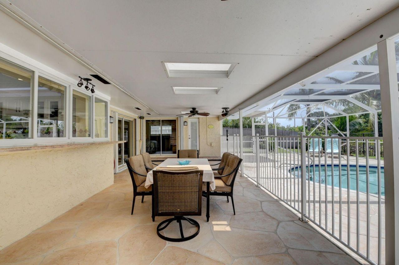 1086 SW 28th Avenue, Boynton Beach, FL 33426 Photo