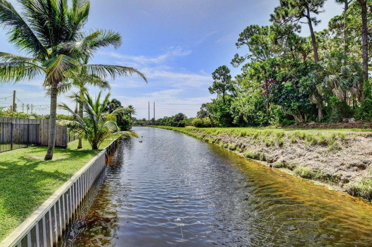 1086 SW 28th Avenue, Boynton Beach, FL 33426 Photo