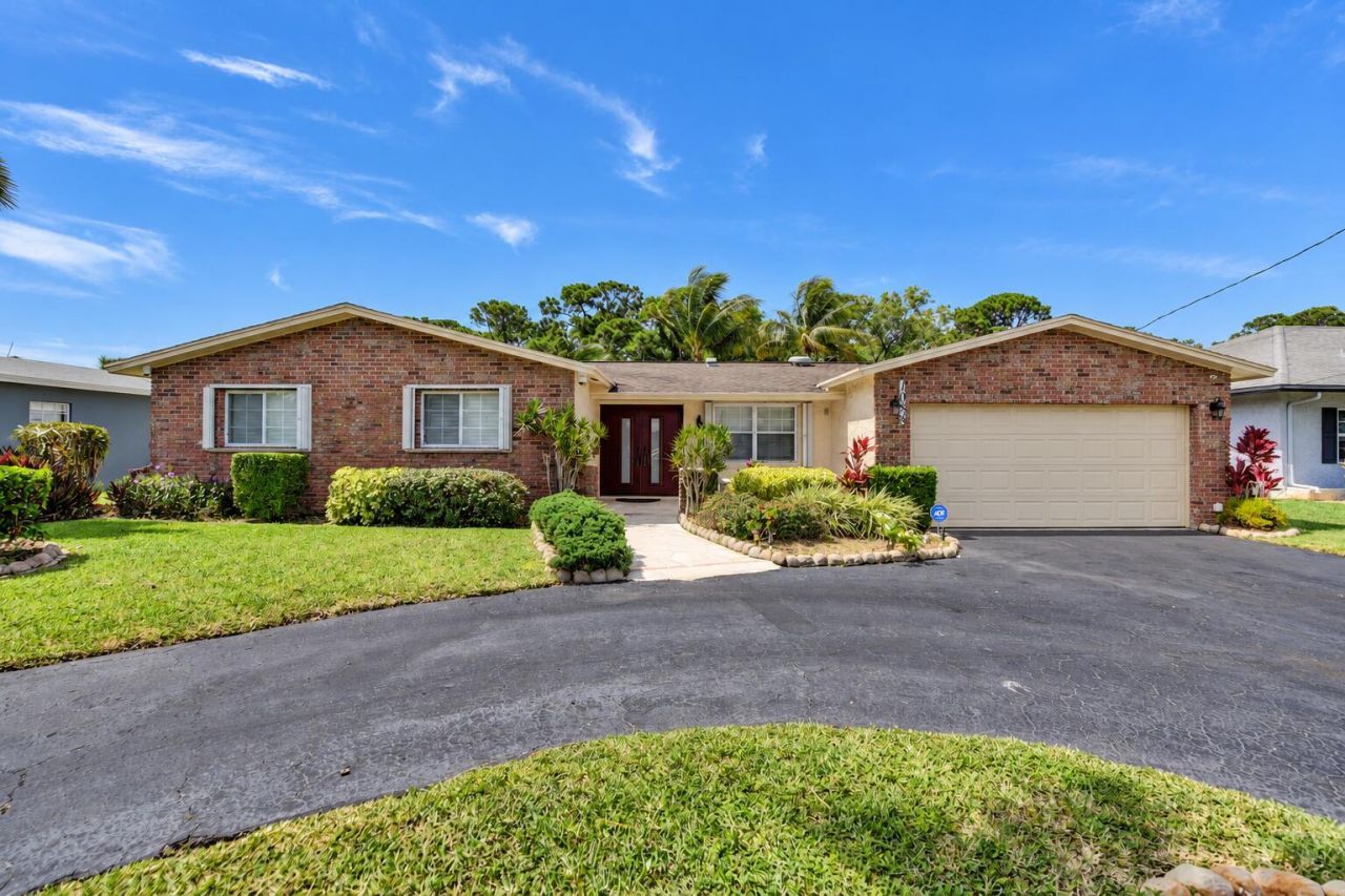 1086 SW 28th Avenue, Boynton Beach, FL 33426 Photo
