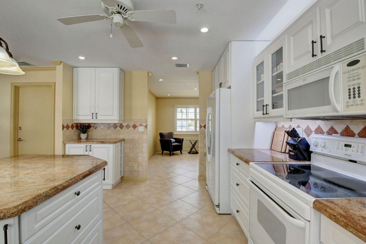 1086 SW 28th Avenue, Boynton Beach, FL 33426 Photo