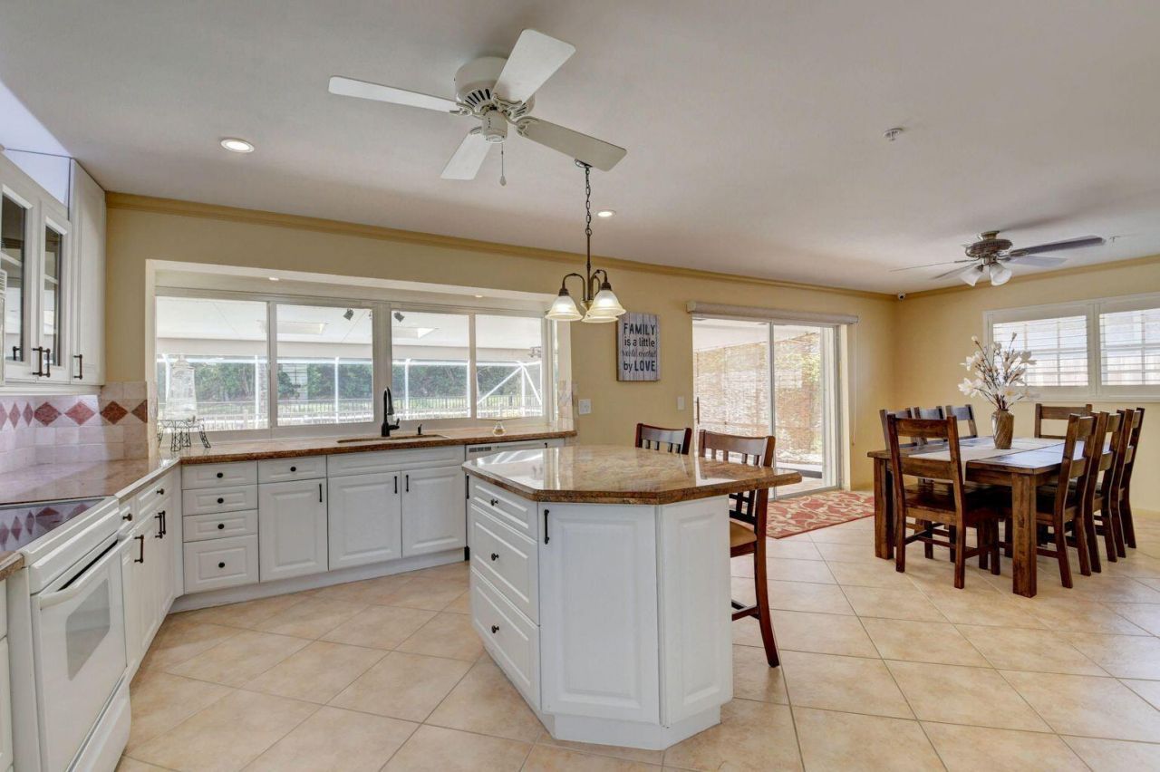 1086 SW 28th Avenue, Boynton Beach, FL 33426 Photo