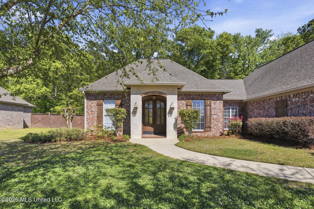202 Belle Oak Drive, Brandon, MS 39042 Main Photo