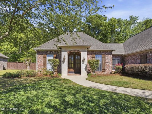 202 Belle Oak Drive, Brandon, MS 39042