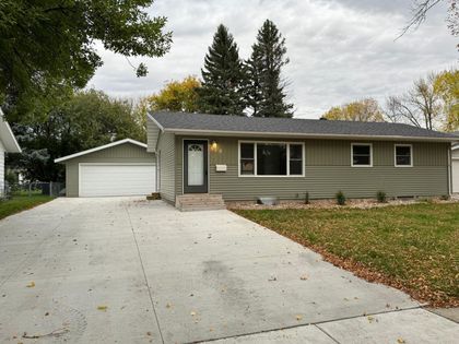 510 Birch Lane Moorhead, MN 56560