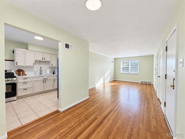 7176 Jamieson Avenue , St Louis, MO 63109