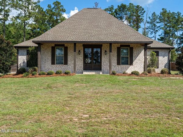 21 Higgins Cutoff Road, Sumrall, MS 39482