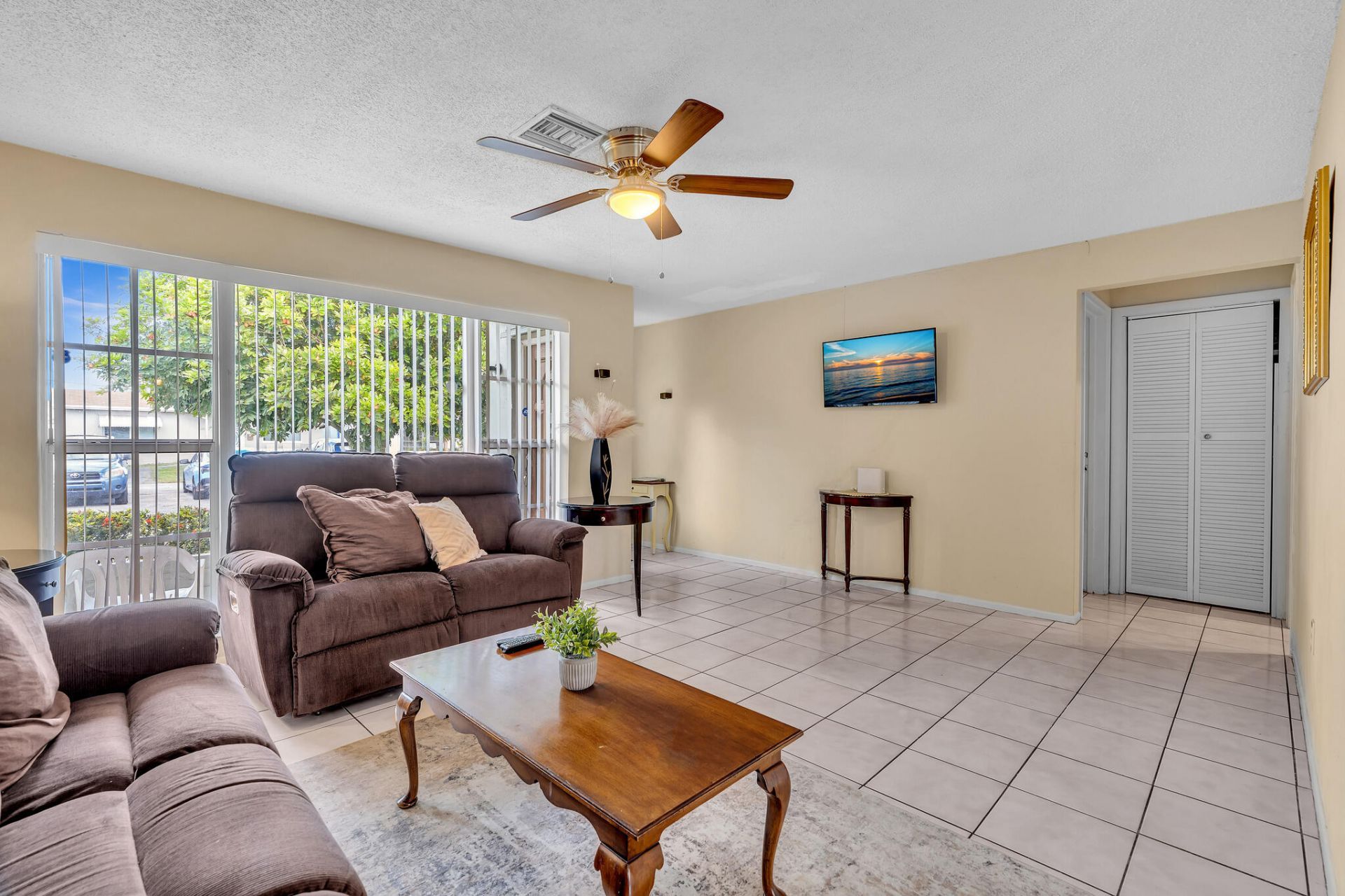 6872 NW 26th Court, Sunrise, FL 33313 Photo
