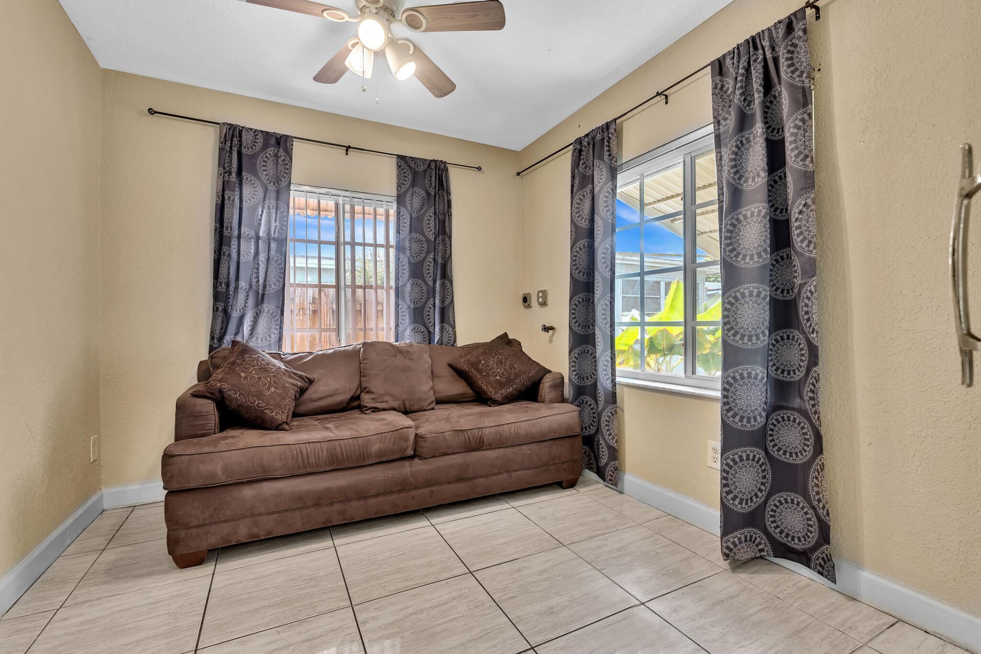 6872 NW 26th Court, Sunrise, FL 33313 Photo