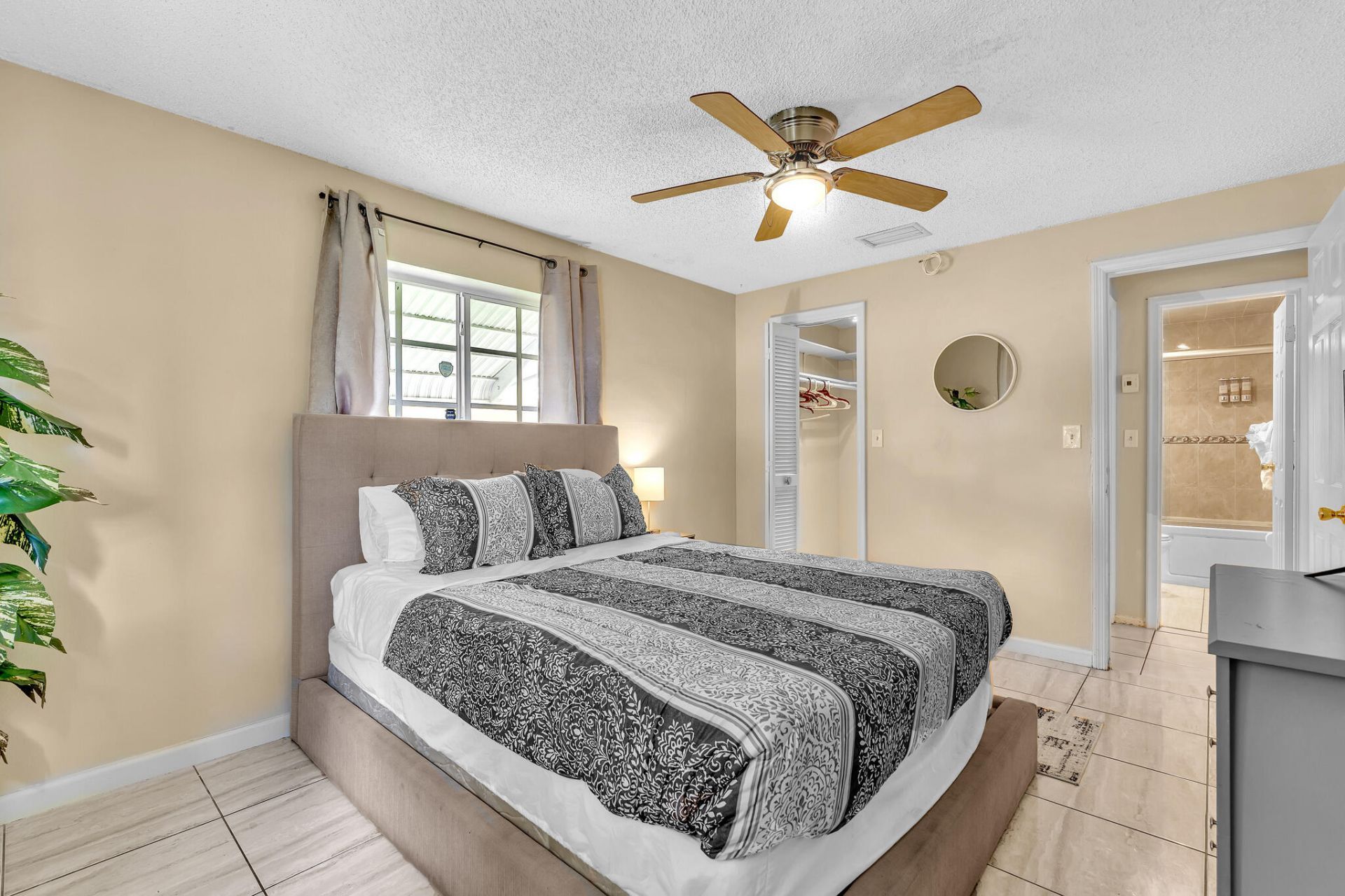 6872 NW 26th Court, Sunrise, FL 33313 Photo