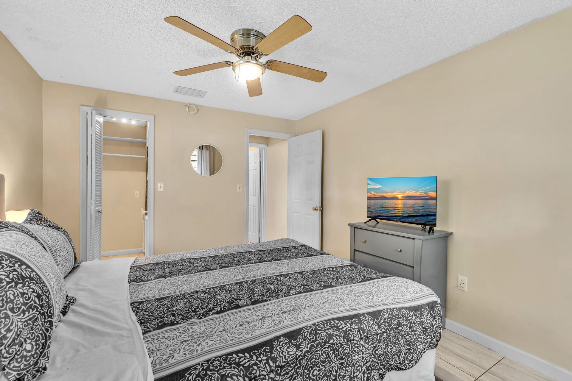 6872 NW 26th Court, Sunrise, FL 33313 Photo