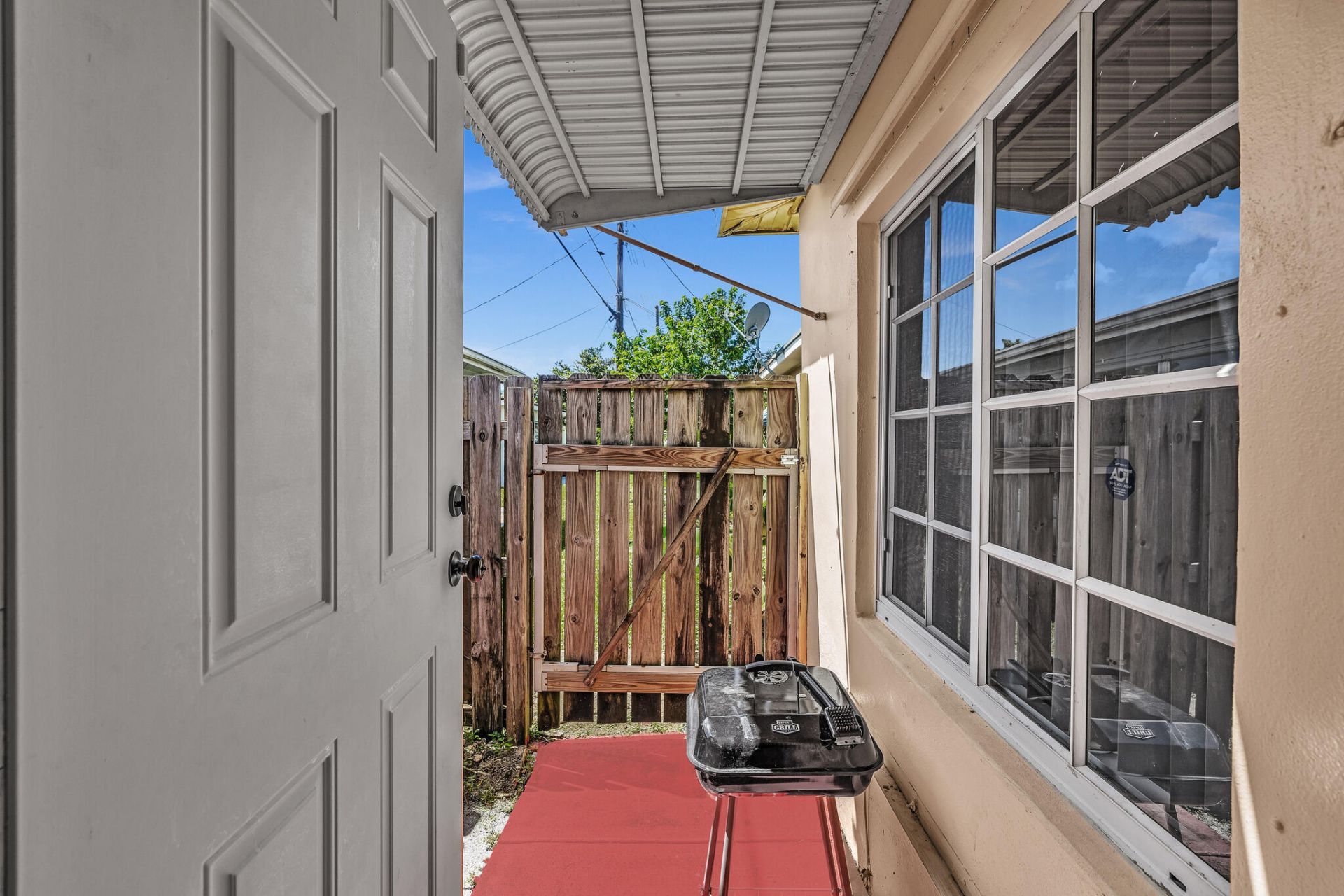 6872 NW 26th Court, Sunrise, FL 33313 Photo