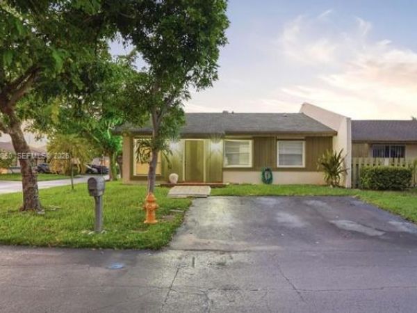 12255 SW 118th Ln , Miami, FL 33186