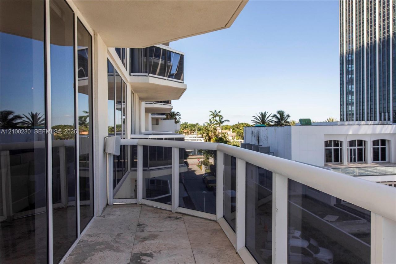 4779 Collins Ave, Unit 401, Miami Beach, FL 33140 Photo