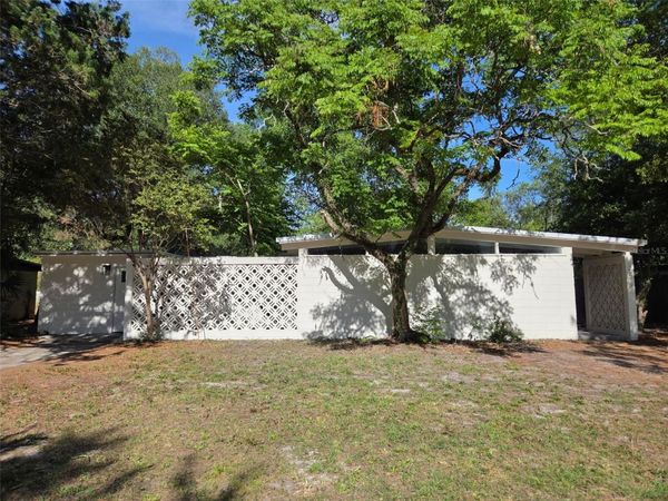 2839 NE 10TH DRIVE , GAINESVILLE, FL 32609