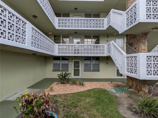 4885 1ST STREET NE, Unit 216, ST PETERSBURG, FL 33703