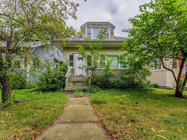 718 N Ridgeland Avenue , Oak Park, IL 60302