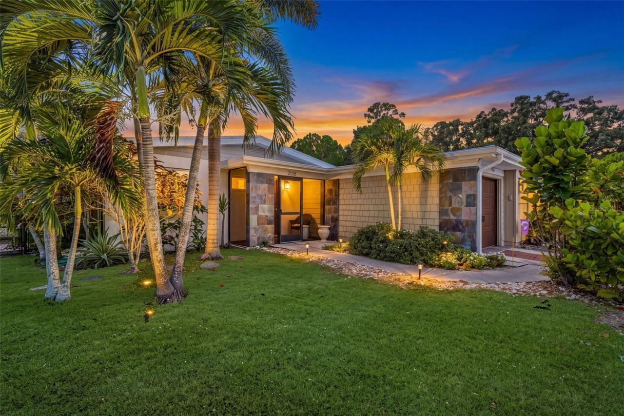 2138 Temple Street, Sarasota, FL 34239 Photo