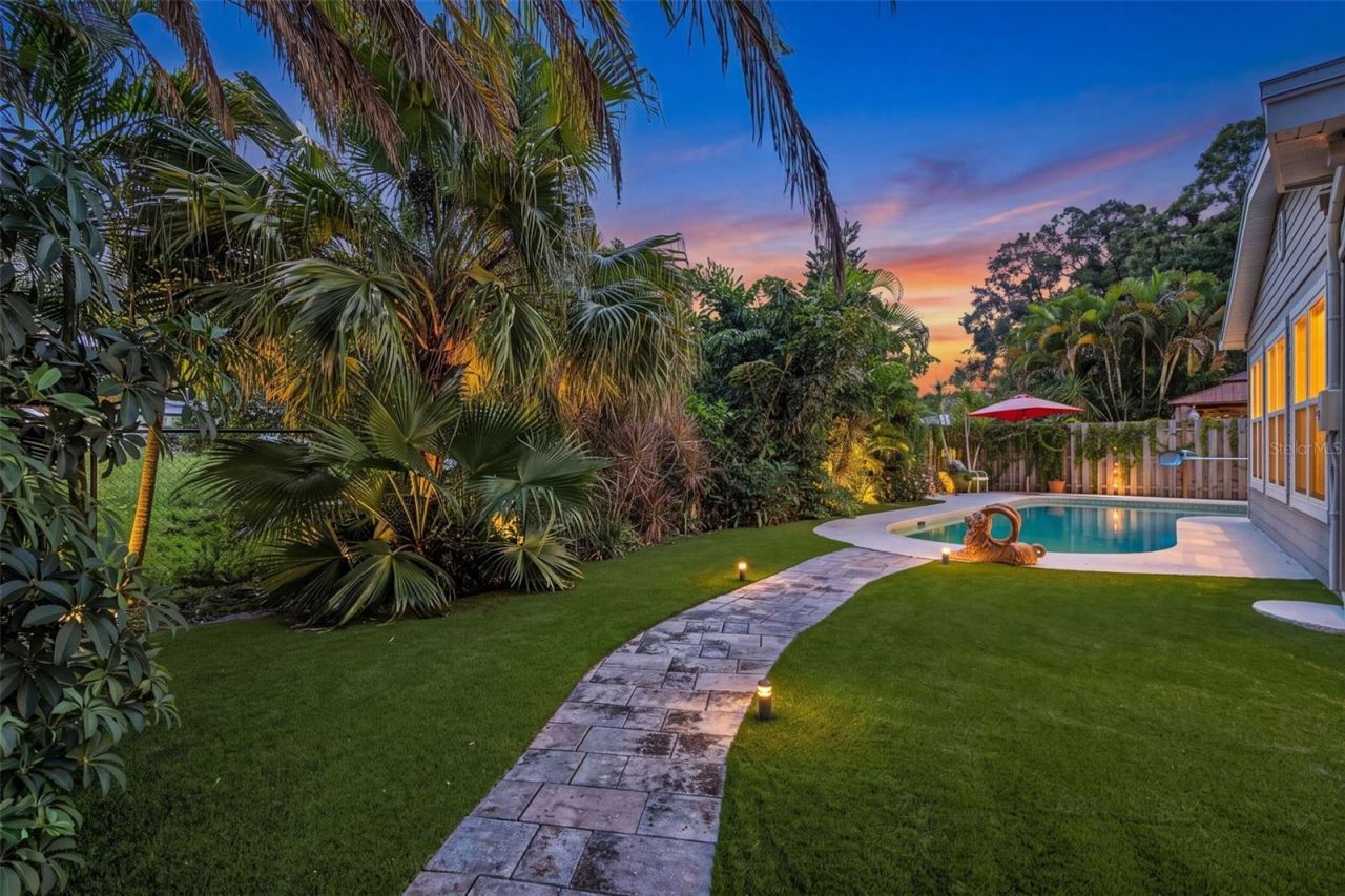 2138 Temple Street, Sarasota, FL 34239 Photo