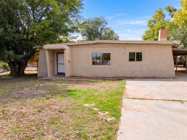 1817 Corte Eduardo Street SW, Albuquerque, NM 87105