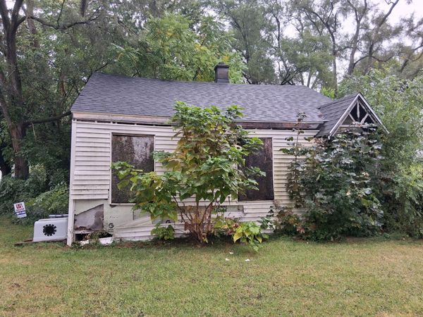 2506 Robinwood Avenue, Saginaw, MI 48601