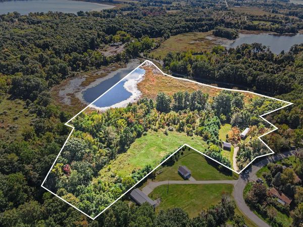 8647 Summit Drive, Delton, MI 49046