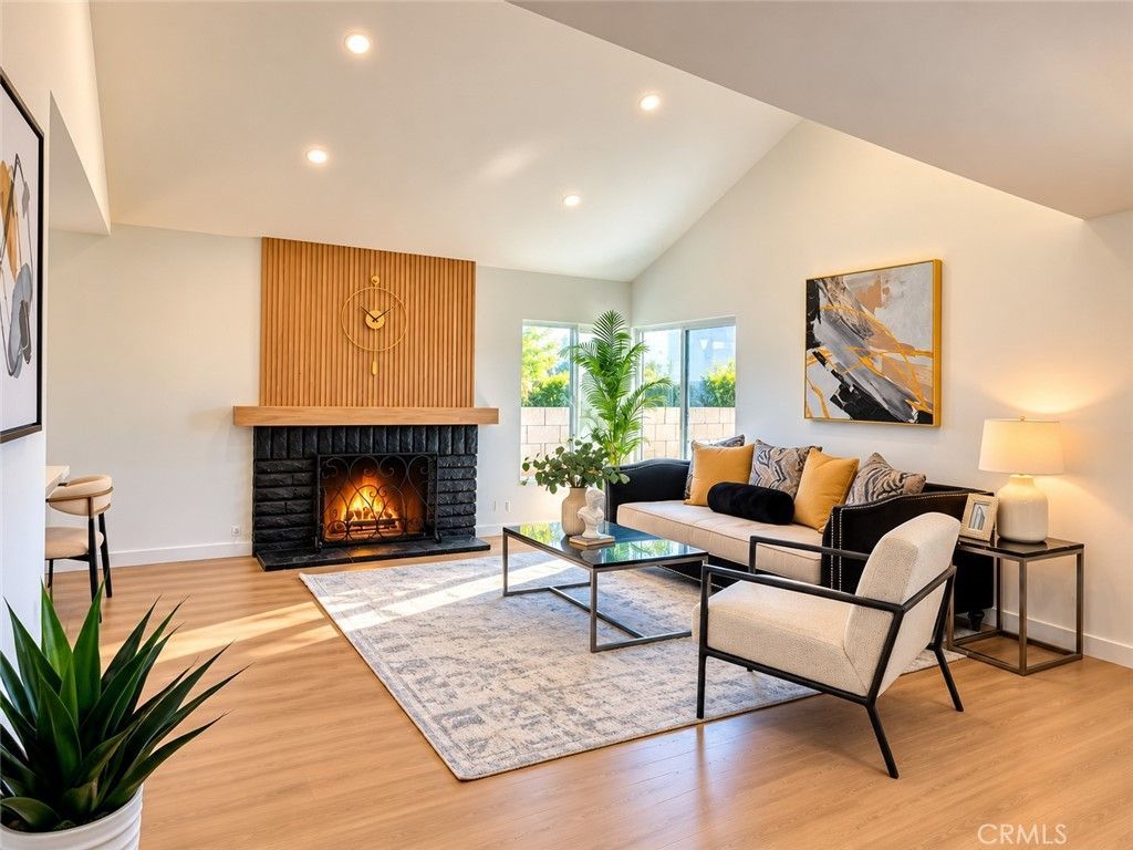 7666 E Paseo Laredo, Anaheim, CA 92808 Main Photo
