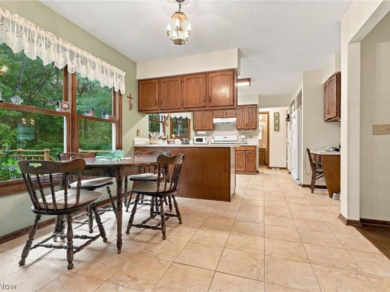 8433 Hearth Circle NW, Massillon, OH 44646 Photo 12