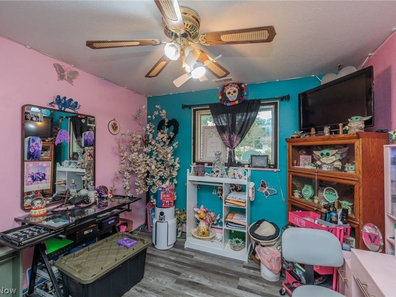 5142 E Berkshire Drive E, North Olmsted, OH 44070 Photo 12