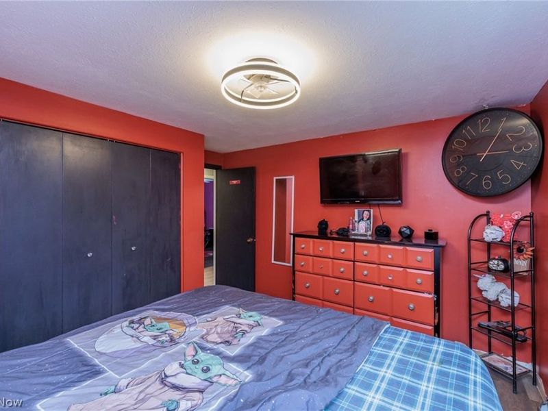 5142 E Berkshire Drive E, North Olmsted, OH 44070 Photo 14