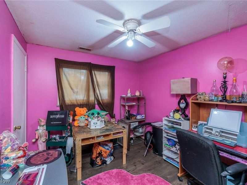 5142 E Berkshire Drive E, North Olmsted, OH 44070 Photo 18