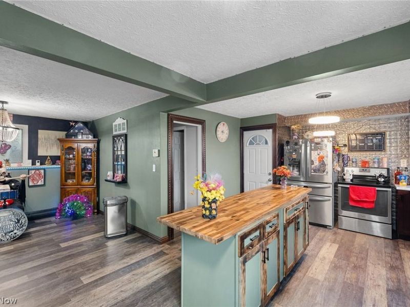 5142 E Berkshire Drive E, North Olmsted, OH 44070 Photo 5