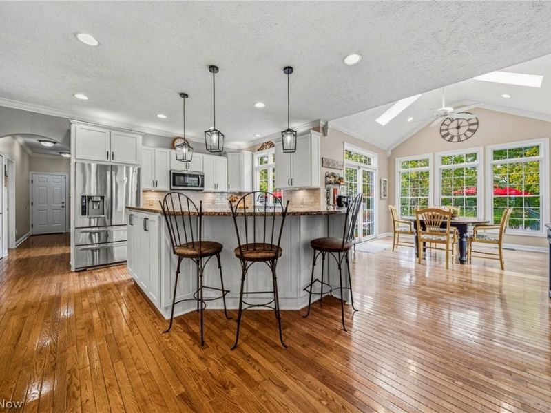 9505 Roryanna Drive , Chardon, OH 44024 Photo 10