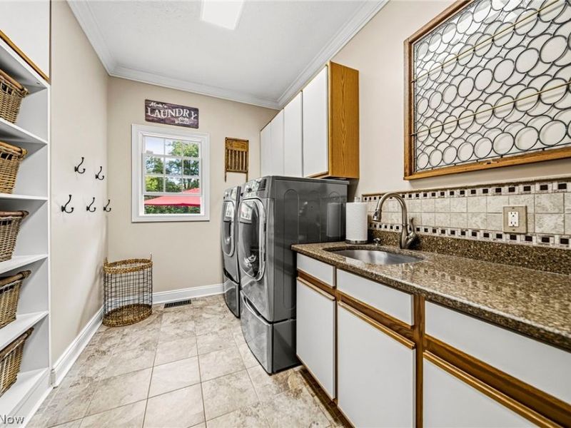 9505 Roryanna Drive , Chardon, OH 44024 Photo 17