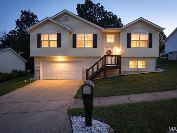 5142 Jeremiah Boulevard , Hillsboro, MO 63050