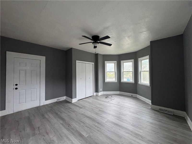 734 Main Street, Bridgeport, OH 43912 Photo 9