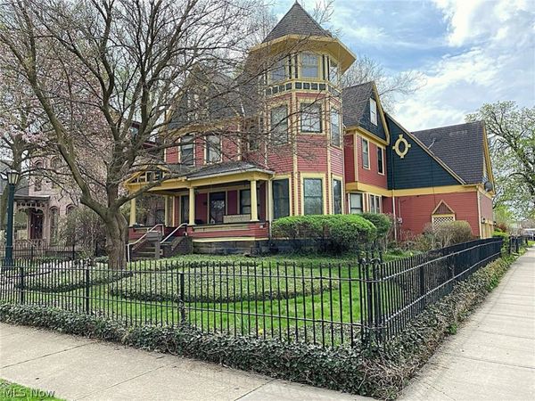 3771 W 36th St Avenue, Cleveland, OH 44109