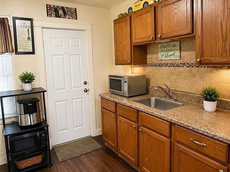 9520 Nelson Avenue, Cleveland, OH 44105 Photo 6