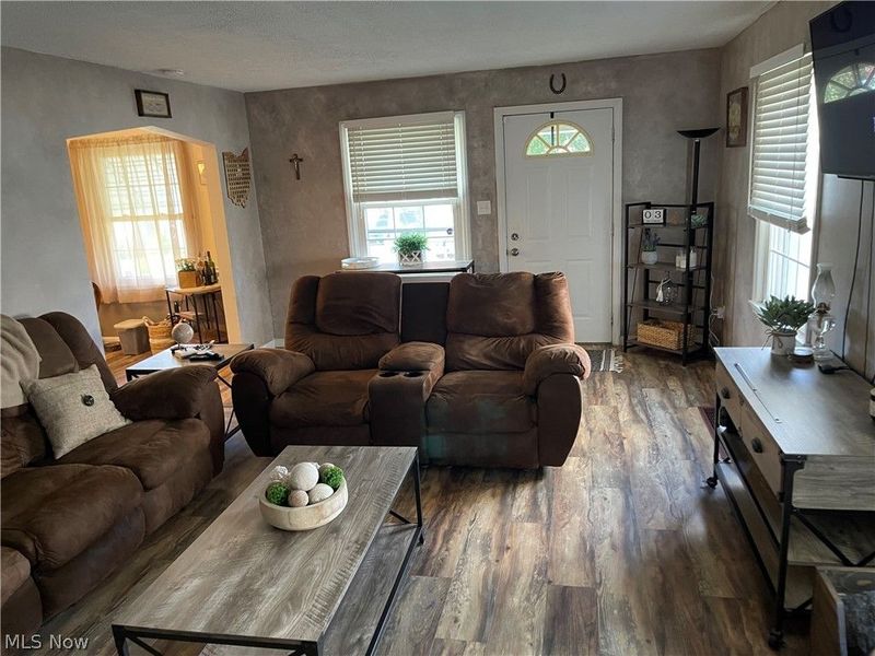 1567 Sunset Avenue, Akron, OH 44301 Photo 2