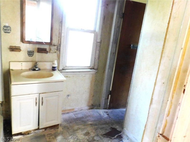 543 W 40th Street, Ashtabula, OH 44004 Photo 10