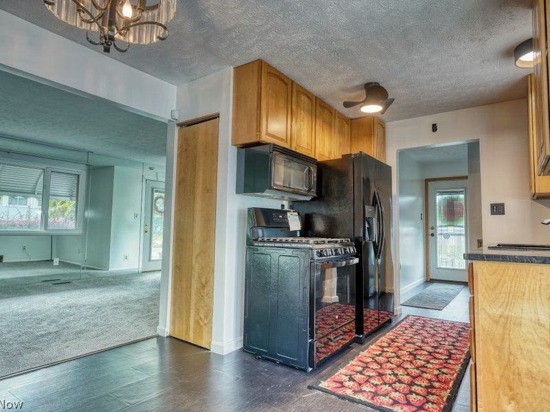 396 Skyview Road, Cleveland, OH 44109 Photo 11