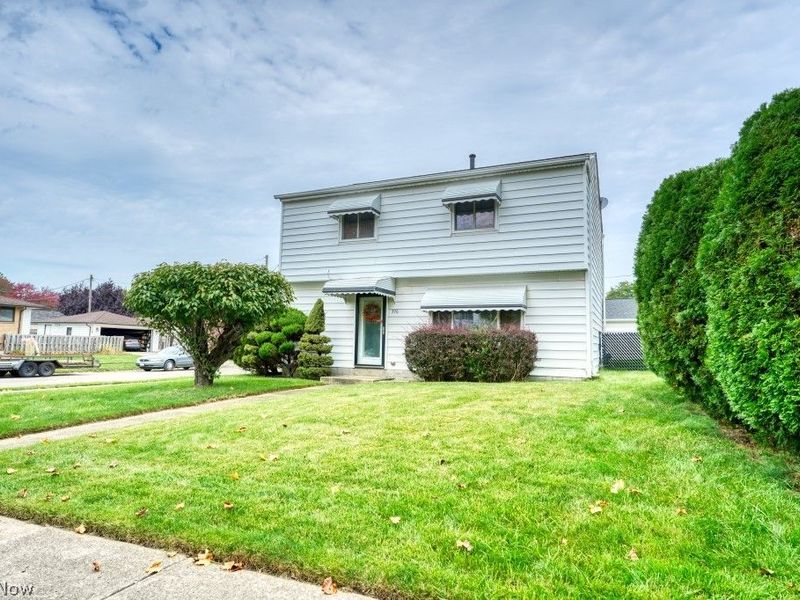 396 Skyview Road, Cleveland, OH 44109 Photo 2