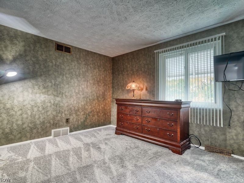 396 Skyview Road, Cleveland, OH 44109 Photo 21