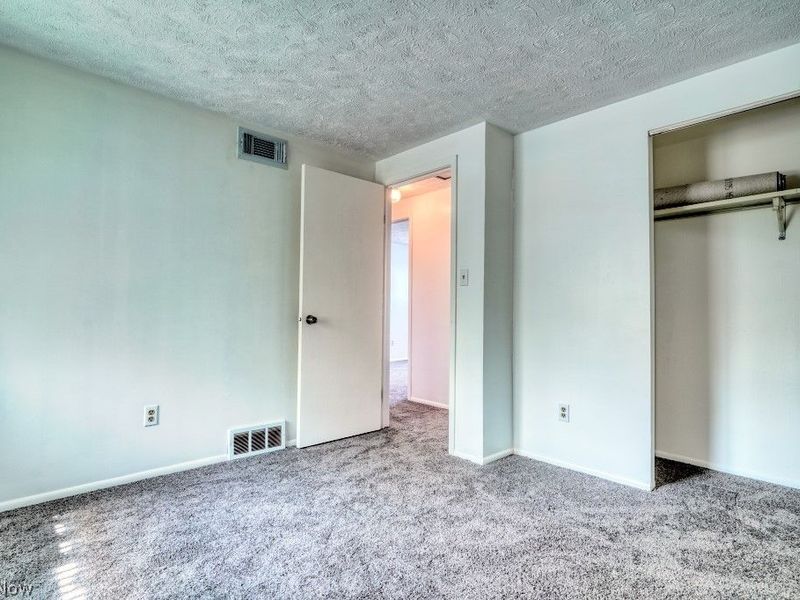 396 Skyview Road, Cleveland, OH 44109 Photo 31