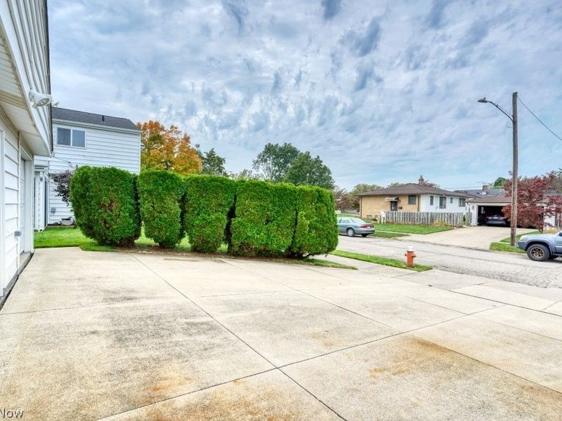 396 Skyview Road, Cleveland, OH 44109 Photo 5