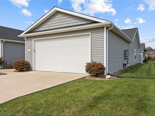 132 Acorn Lane , Elyria, OH 44035