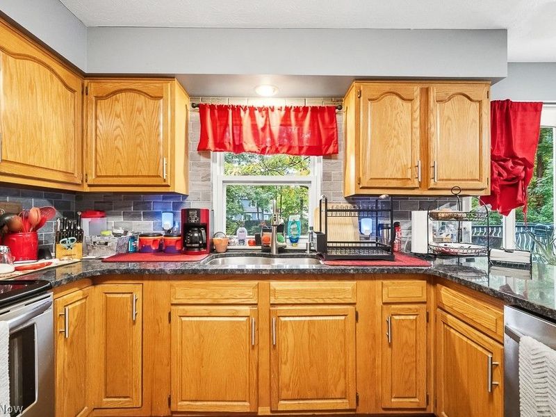 20710 Forestwood Drive, Strongsville, OH 44149 Photo 5