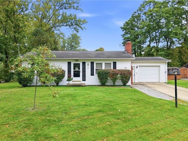 3251 Shadyside Drive , Hubbard, OH 44425
