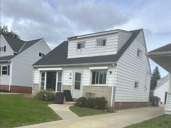 7514 Manhattan Avenue, Parma, OH 44129