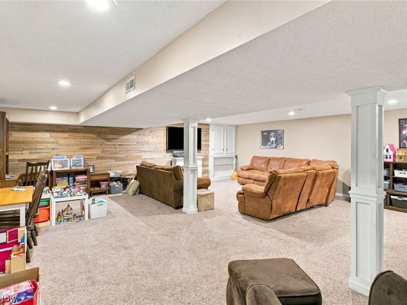 16623 Woodshire Drive, Strongsville, OH 44149 Photo 36