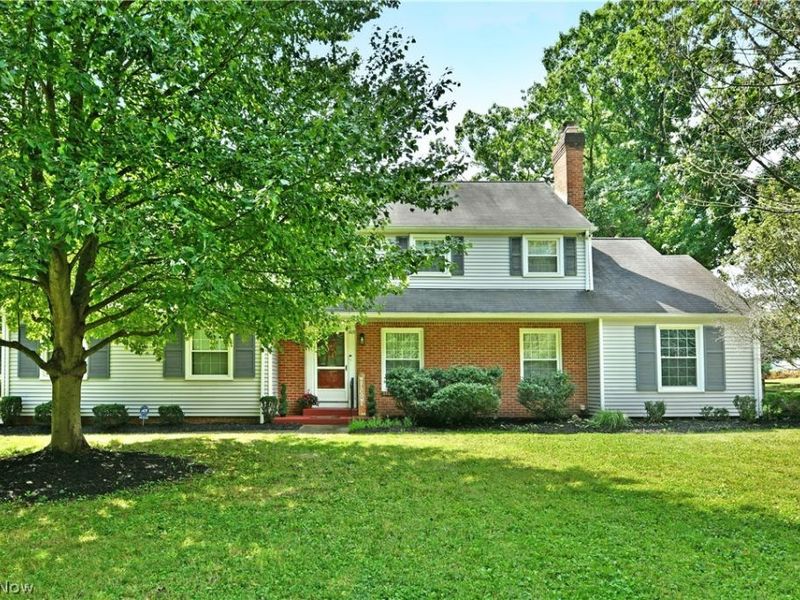 825 Ravine Drive, Youngstown, OH 44505 Photo 2